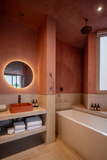 Laiva Plaza Hotel